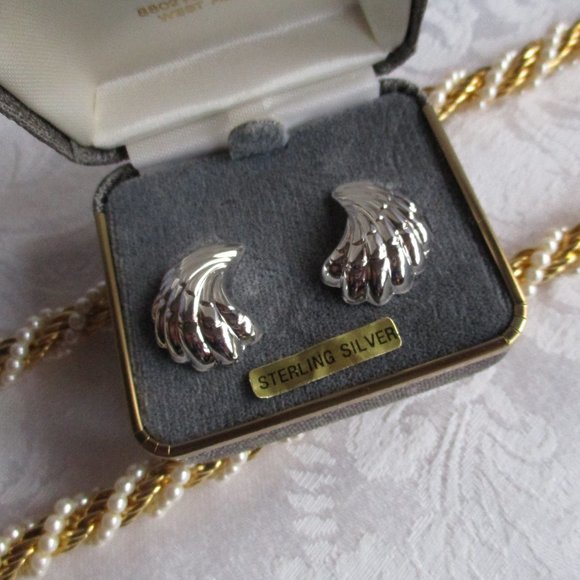 AUTHENTIC GENUINE STERLING SILVER SEA-SHELL PIECERED EARRINGS – NWOT - VINTAGE - Picture 9 of 16